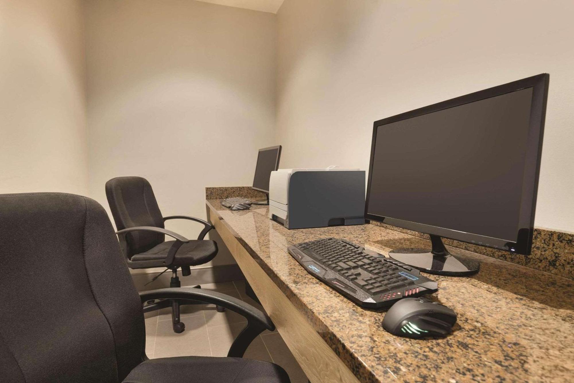 Country Inn & Suites By Radisson, Madison, Al Luaran gambar