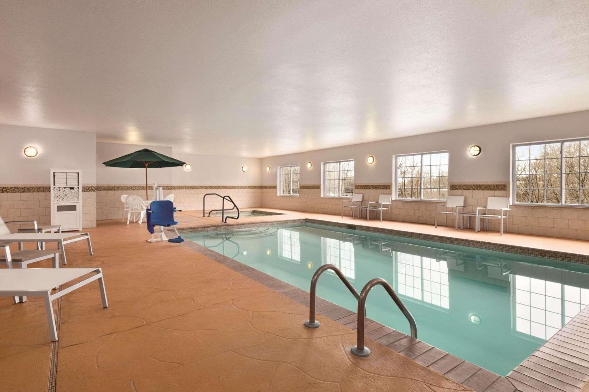 Country Inn & Suites By Radisson, Madison, Al Luaran gambar