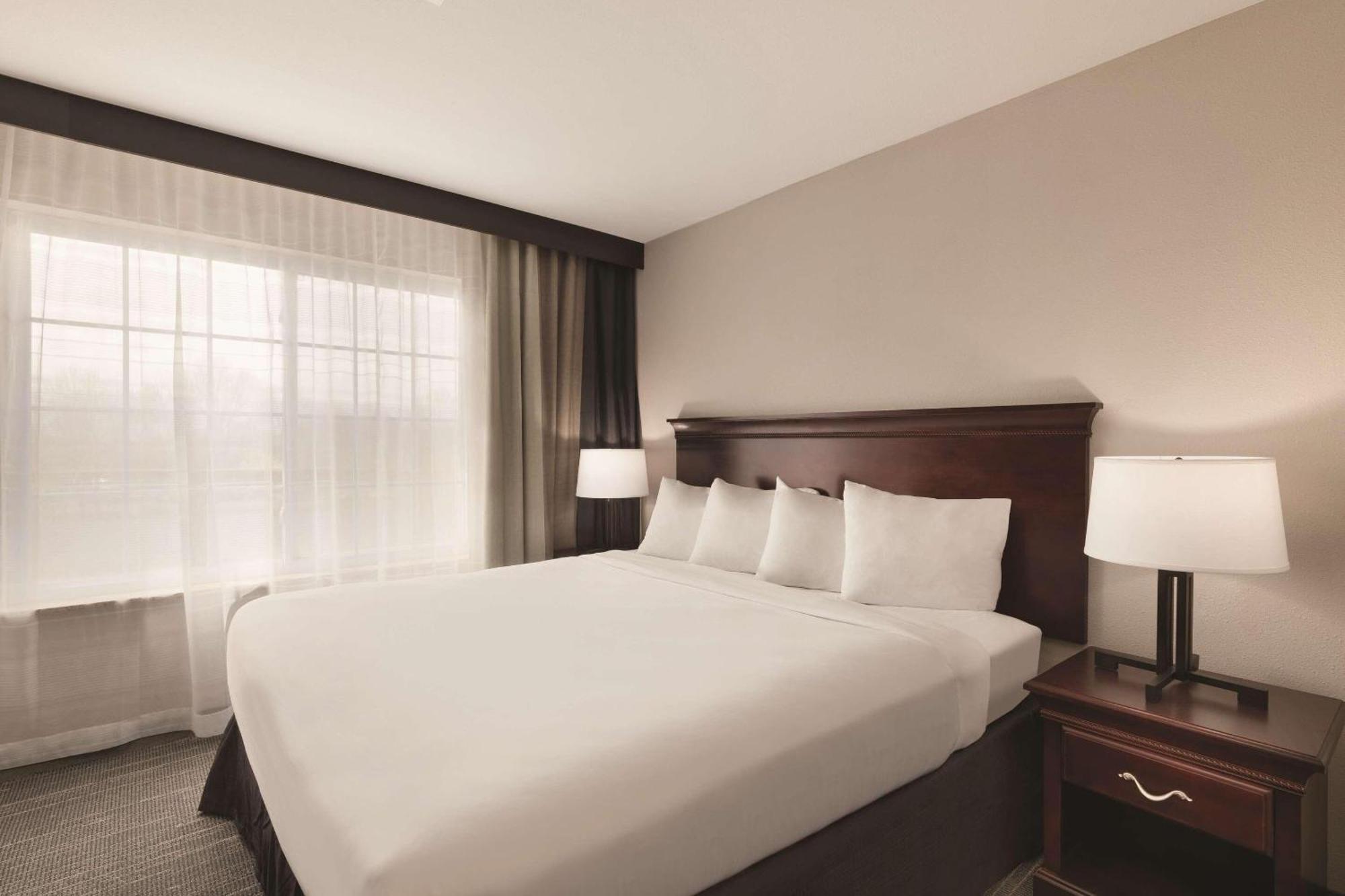 Country Inn & Suites By Radisson, Madison, Al Luaran gambar