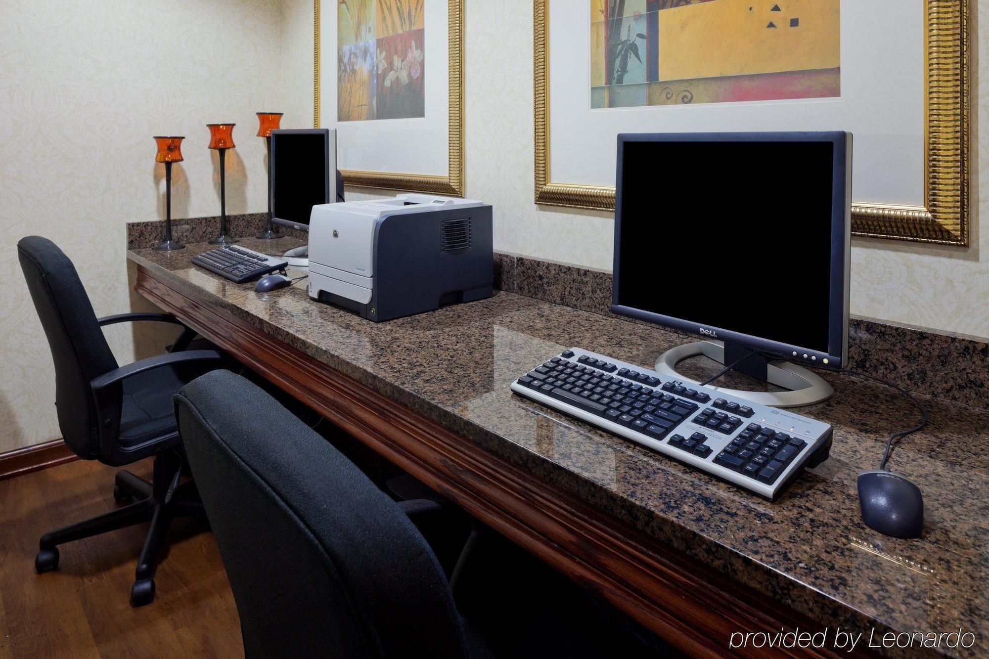 Country Inn & Suites By Radisson, Madison, Al Perniagaan gambar